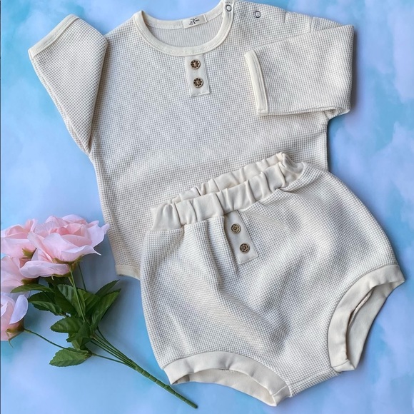 White short and long sleeve top set. Brand new! - Picture 1 of 1